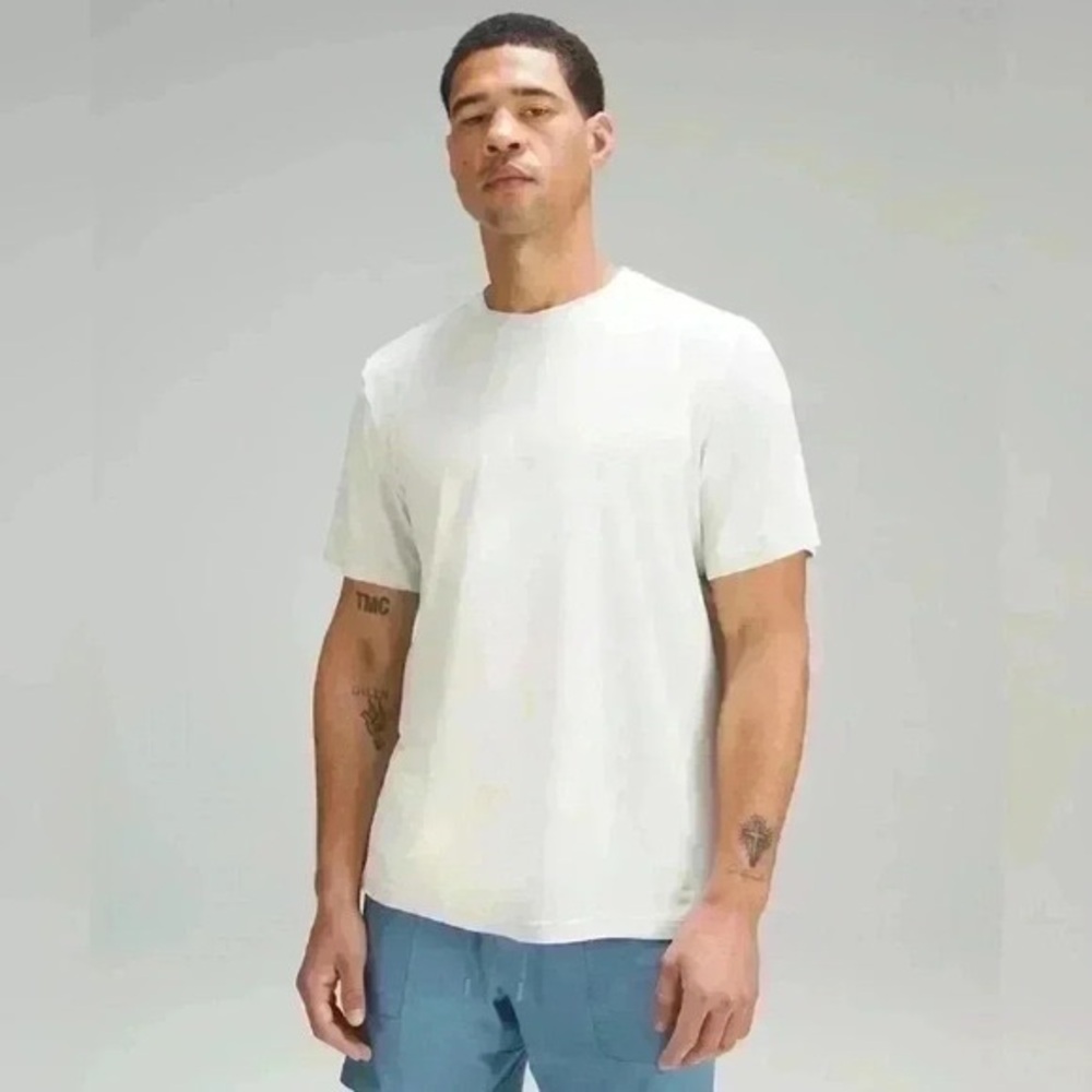 Lululemon License  to train relaxed short sleeve